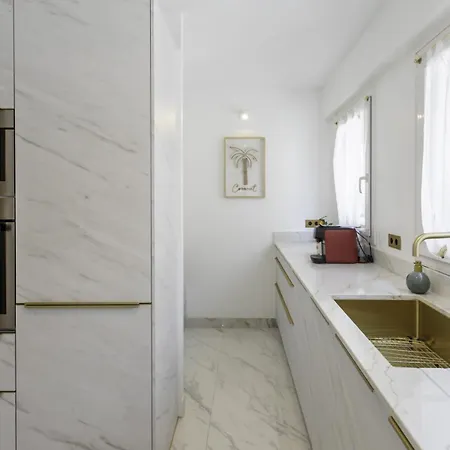 C13 Staywizus-2bdr 15 Min Palais Festivals-ac-parking-balcony Cannes