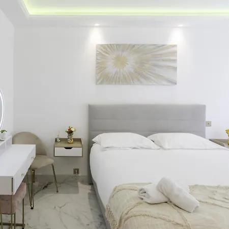 C13 Staywizus-2bdr 15 Min Palais Festivals-ac-parking-balcony *
